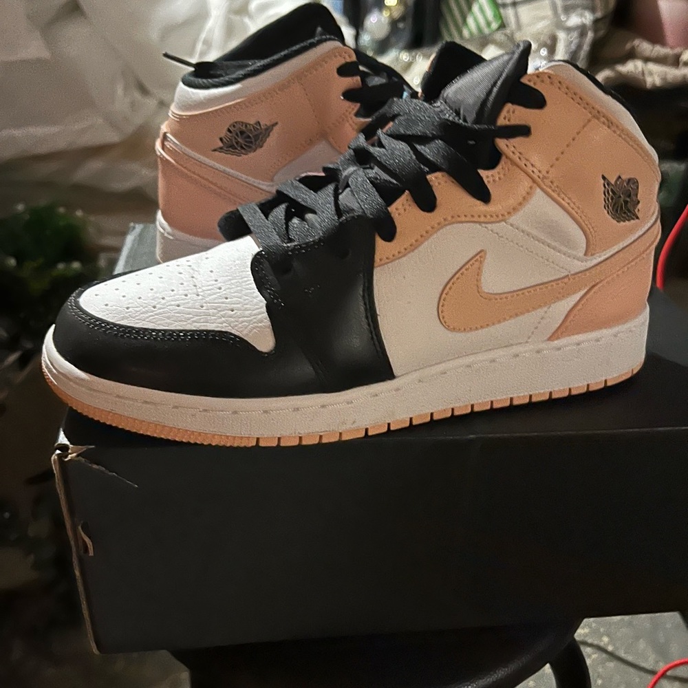 Nike Dunks Worn Once ! Pristine Condition - image 3